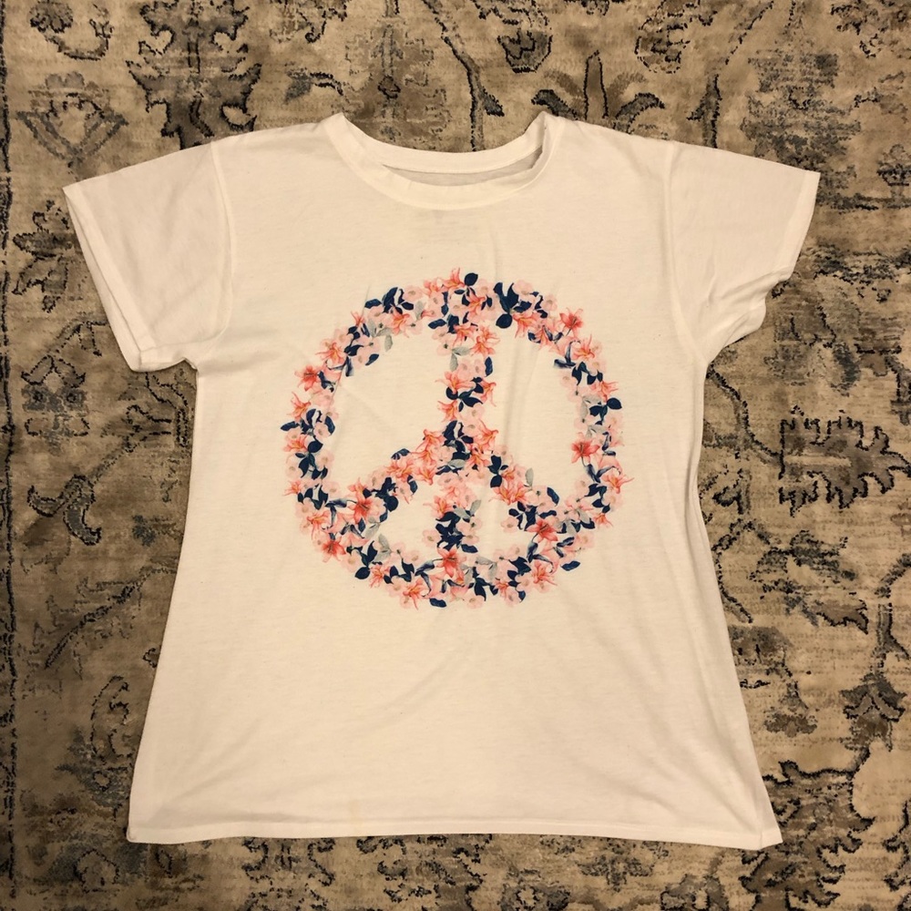 Show me your MuMu graphic tee
